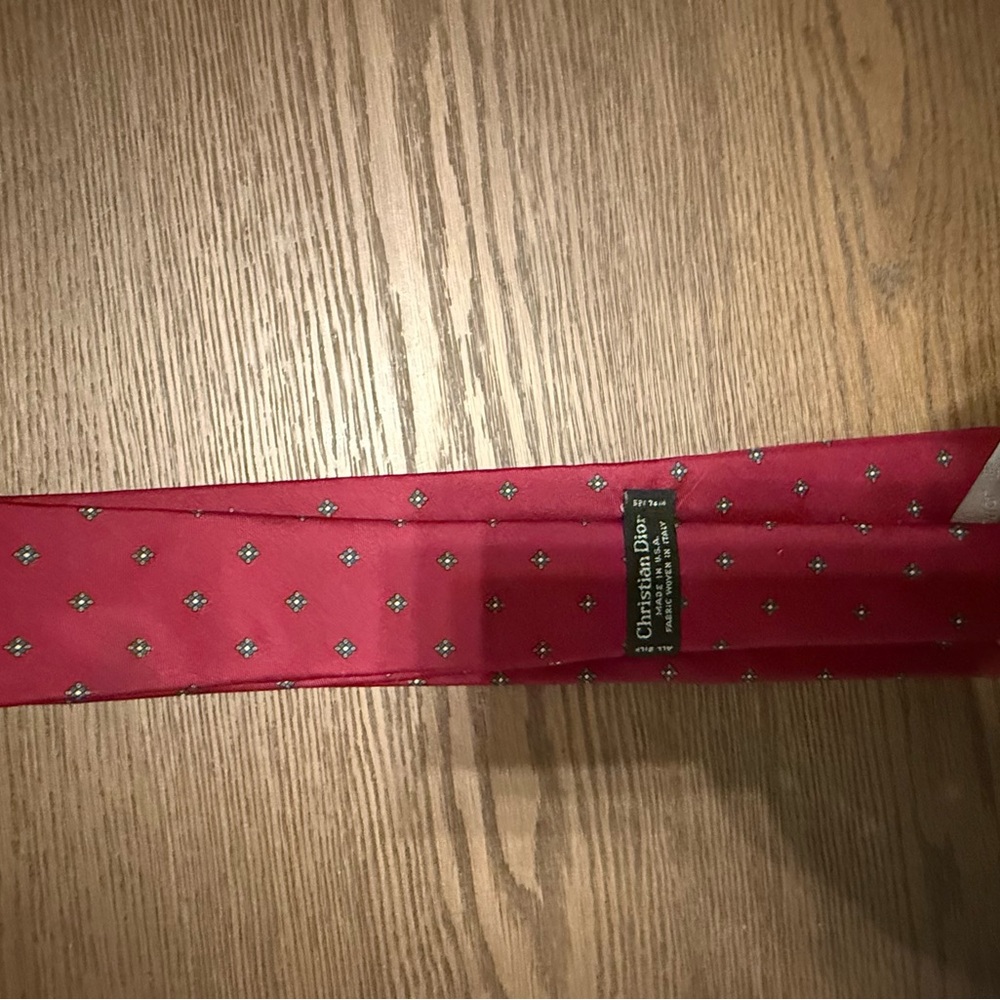Dior Elegant Red Patterned Silk Tie